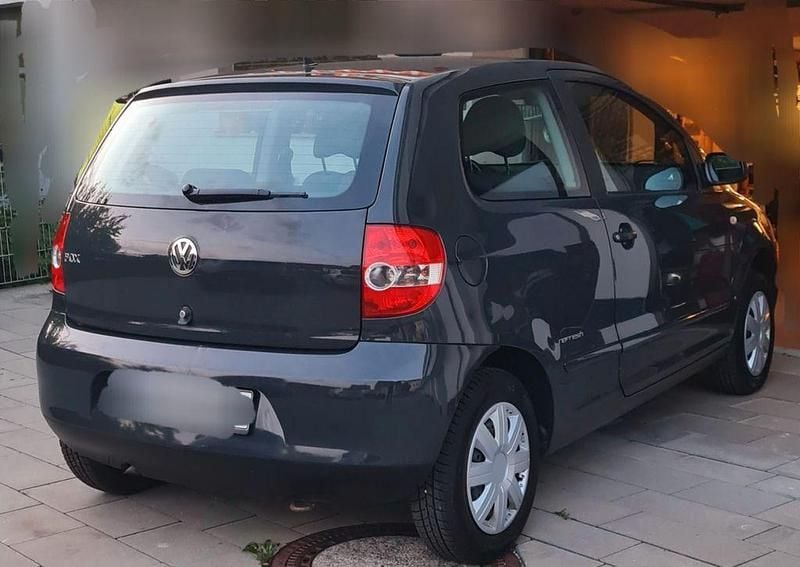 Usado VW Fox Refresh 55 CV (40 kW) 2010 Gris Utilitario