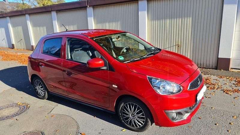 Rot Gebraucht 2018 Mitsubishi Space Star Edition Kleinwagen | 6.500 € (Guter Preis) - Bild 1/4
