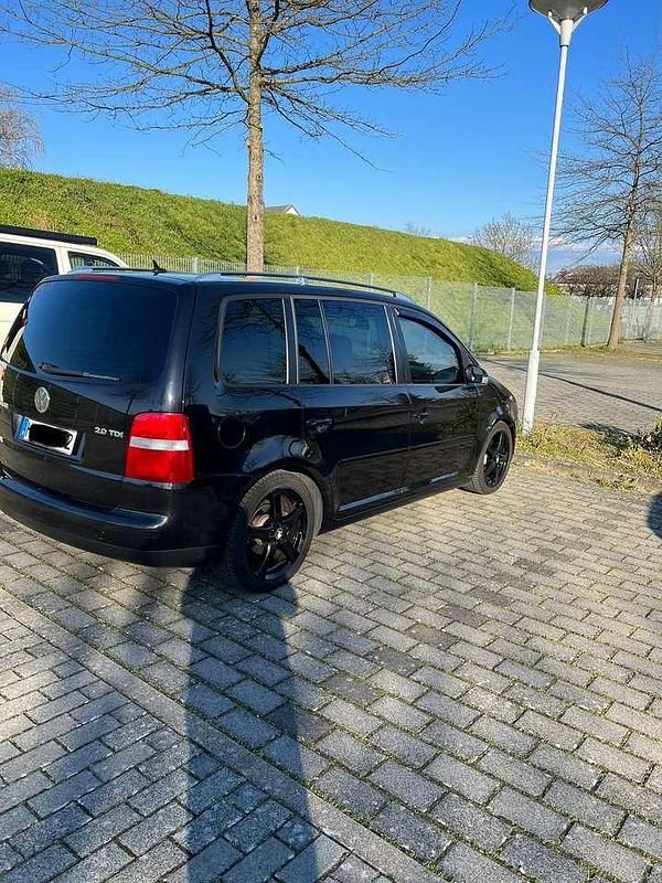 Gebraucht VW Touran Highline 140 PS (102 kW) 2004 Schwarz Van / Kleinbus
