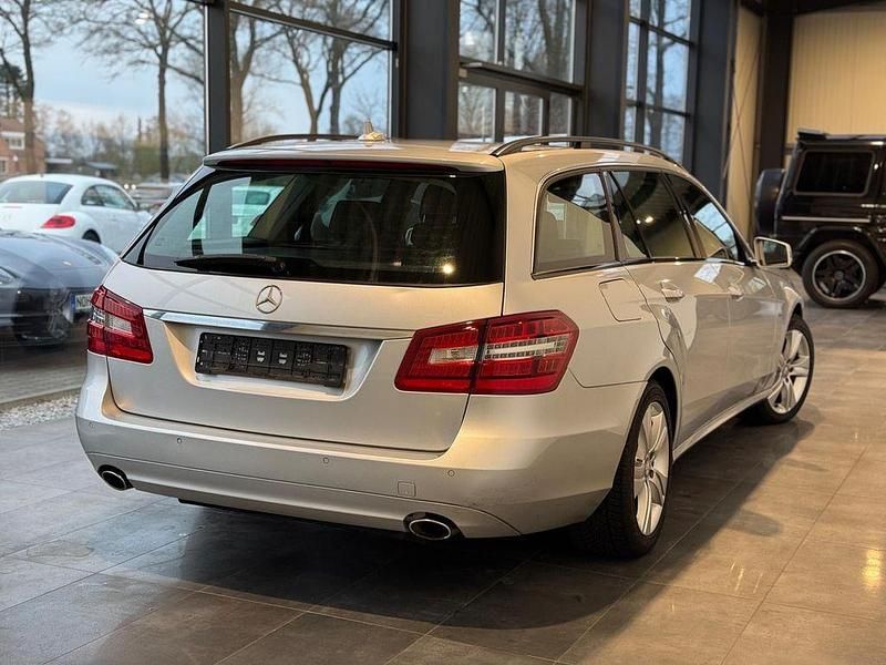Gebraucht Mercedes E350 265 PS (194 kW) 2011 Silber Kombi