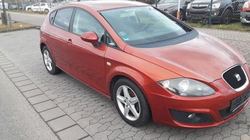 Gebraucht Seat Leon Reference 102 PS (75 kW) 2010 Orange Limousine