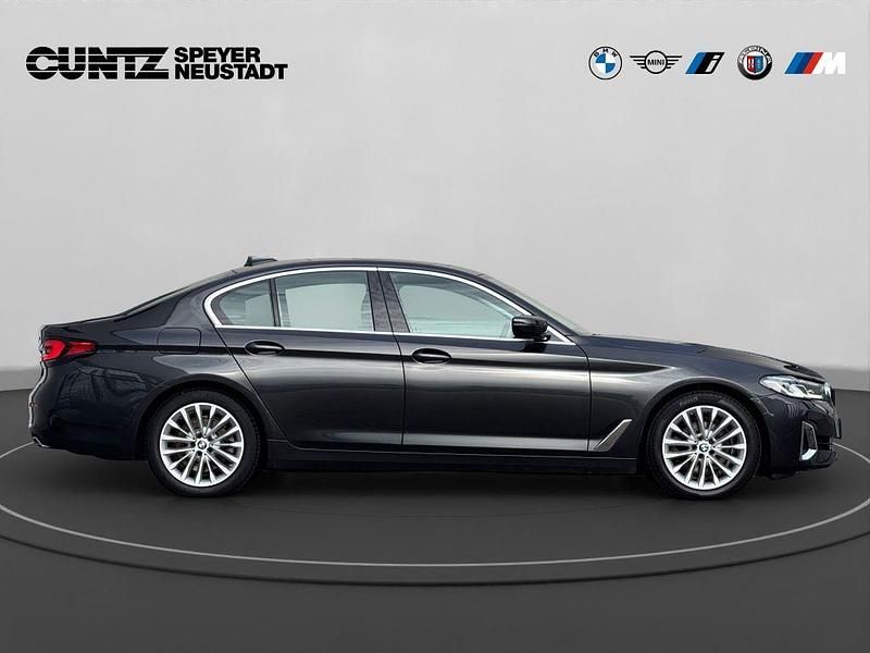 Gebraucht BMW 520 Sport Line 184 PS (135 kW) 2021 Sophistograu brillanteffekt Limousine