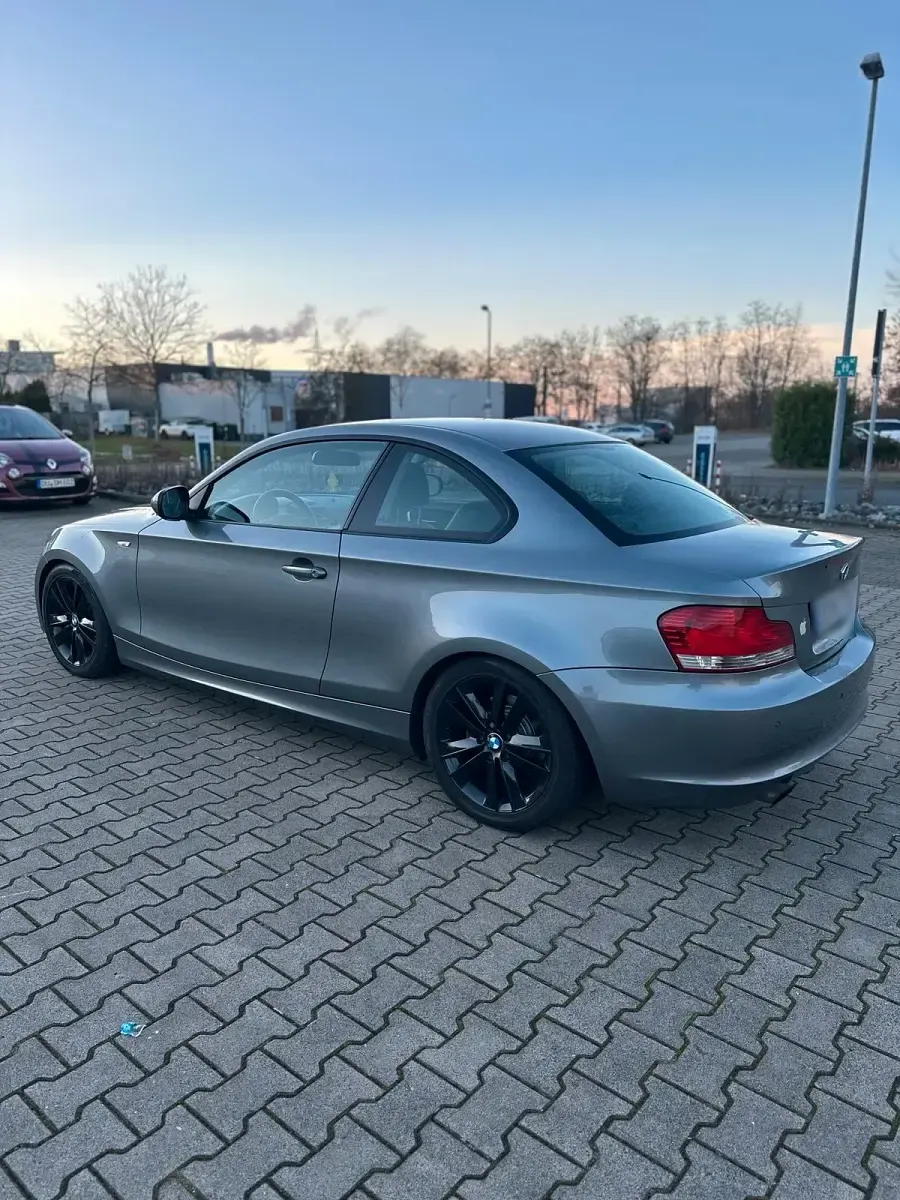 Używany BMW 118 Coupé 148 KM (108 kW) 2011 Szary Coupe