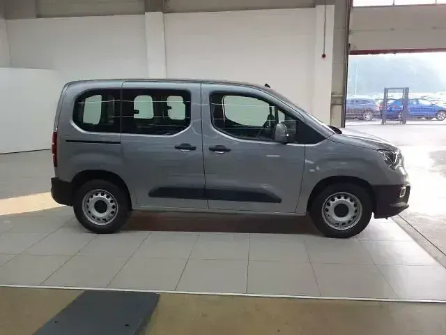 Gebraucht Opel Combo Edition 110 PS (80 kW) 2021 Silber Van / Kleinbus