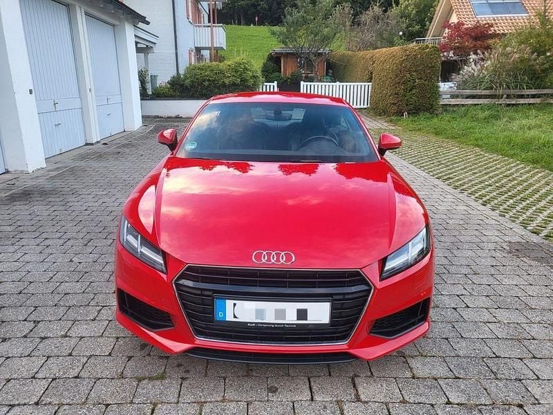 Gebraucht Audi TT Sport 179 PS (131 kW) 2017 Rot Coupé