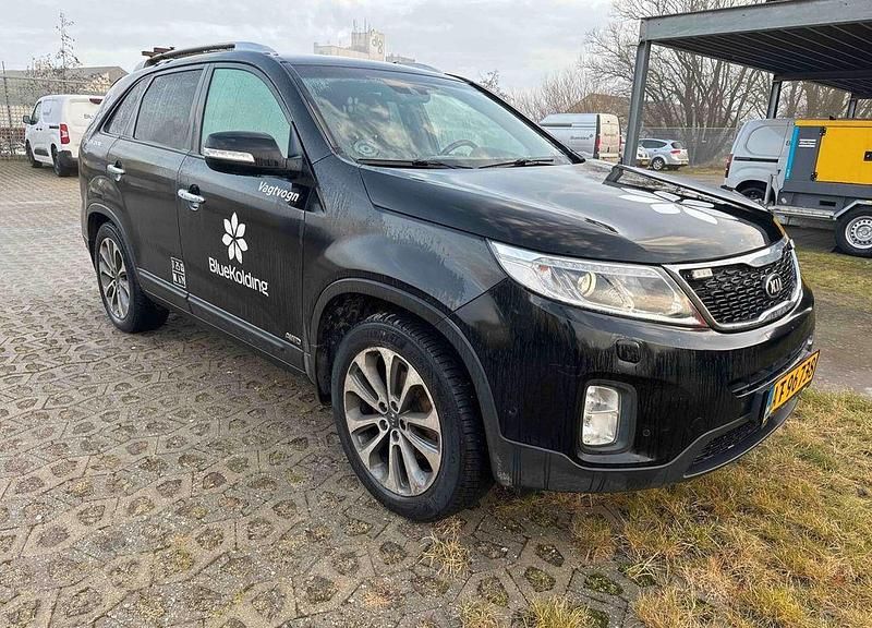 Schwarz Gebraucht 2013 Kia Sorento Vision SUV | 8.750 € (Fairer Preis) - Bild 1/4