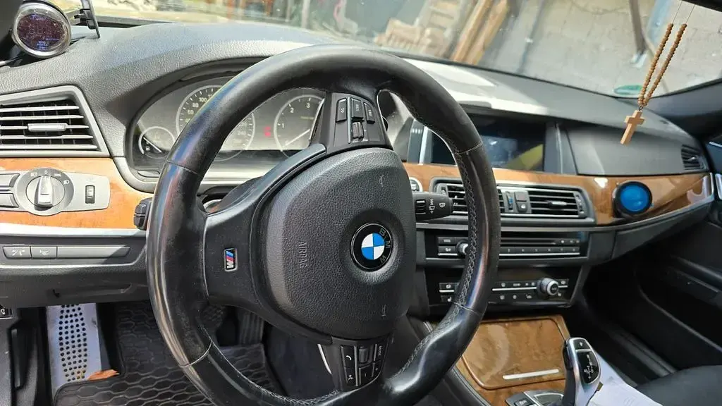 Gebraucht BMW 535 Sport Line 313 PS (230 kW) 2012 Schwarz Kombi
