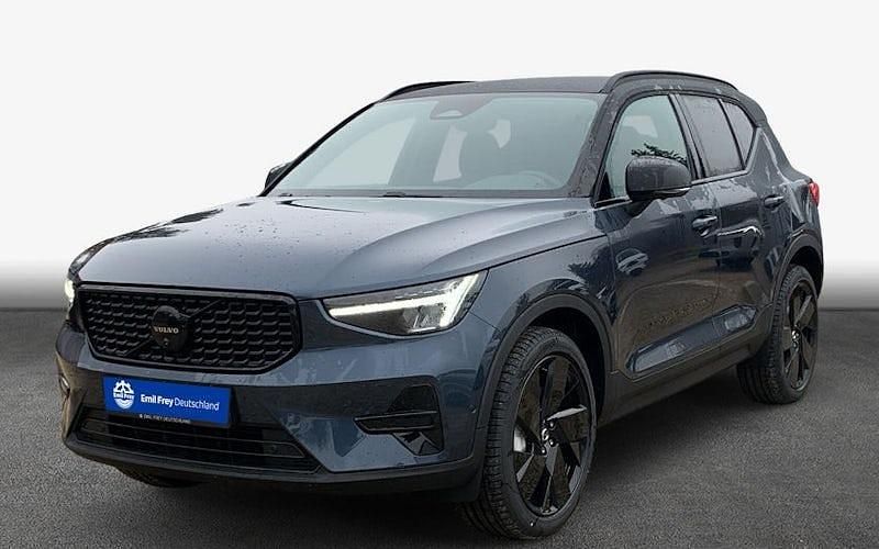 Neu Volvo XC40 Plus 163 PS (119 kW) 2026 Blau SUV