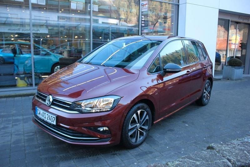 Gebraucht VW Golf VII Comfortline 150 PS (110 kW) 2020 Cranberry red metallic Limousine
