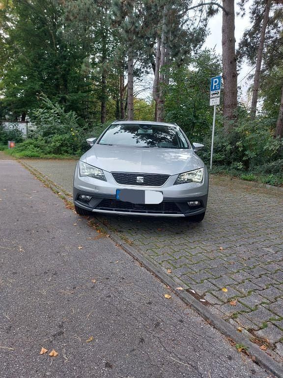 Silber Gebraucht 2015 Seat Leon X-Perience Kombi | 15.500 € (Fairer Preis) - Bild 1/4