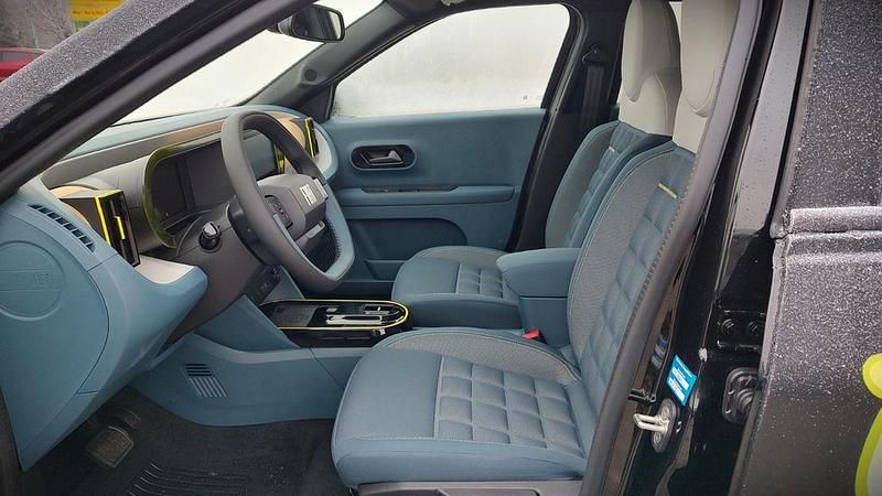 Neu Fiat Grande Panda La Prima 110 PS (80 kW) 2025 Schwarz Kleinwagen