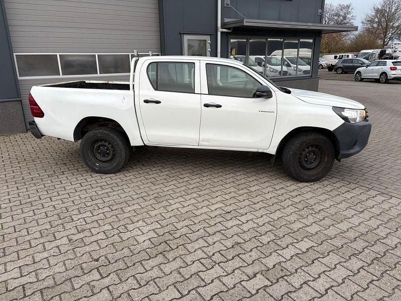 Gebraucht Toyota HiLux 150 PS (110 kW) 2018 Weiß Pickup