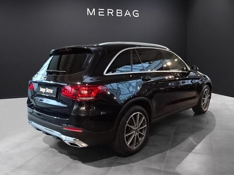 Gebraucht Mercedes GLC200 197 PS (144 kW) 2019 Metalliclack obsidianschwarz SUV