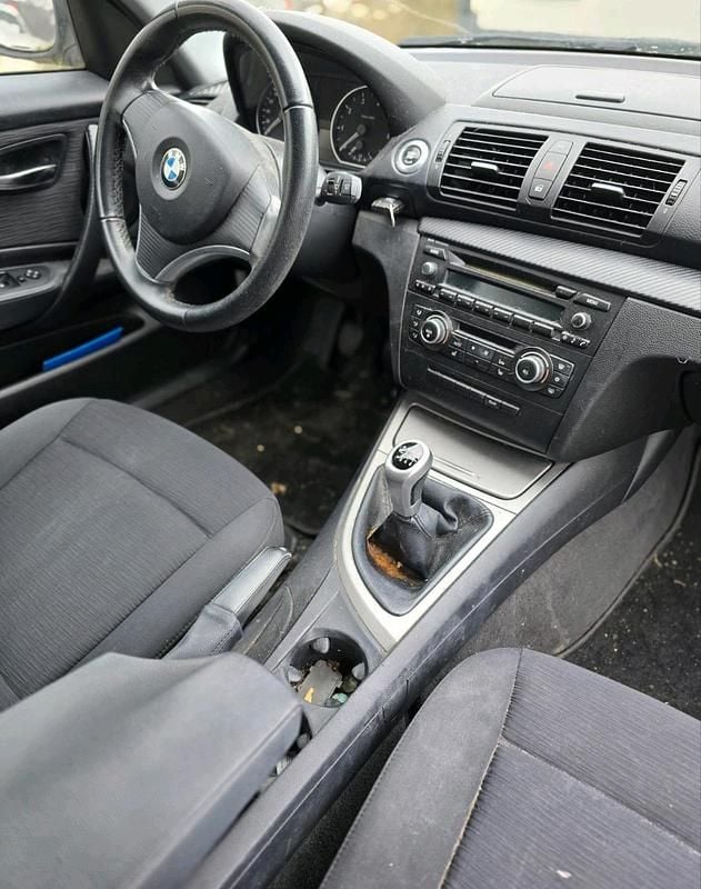 Gebraucht BMW 116 120 PS (88 kW) 2009 Weiß Kleinwagen