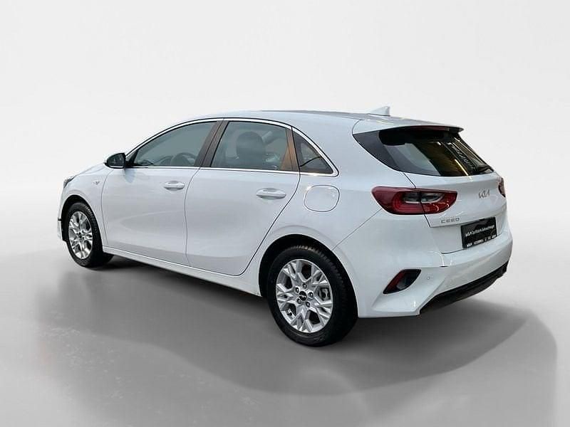 Gebraucht Kia Ceed Vision 140 PS (102 kW) 2025 Weiß Kleinwagen