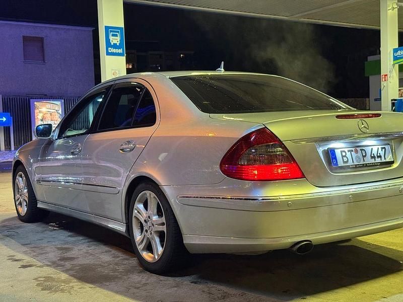 Gebraucht Mercedes E280 Avantgarde 231 PS (169 kW) 2006 Silber Limousine