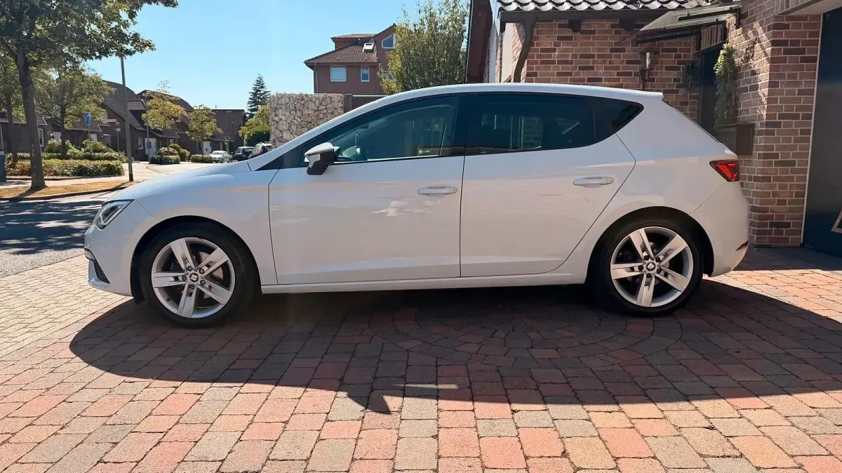 Gebraucht Seat Leon 150 PS (110 kW) 2019 Weiß Kleinwagen