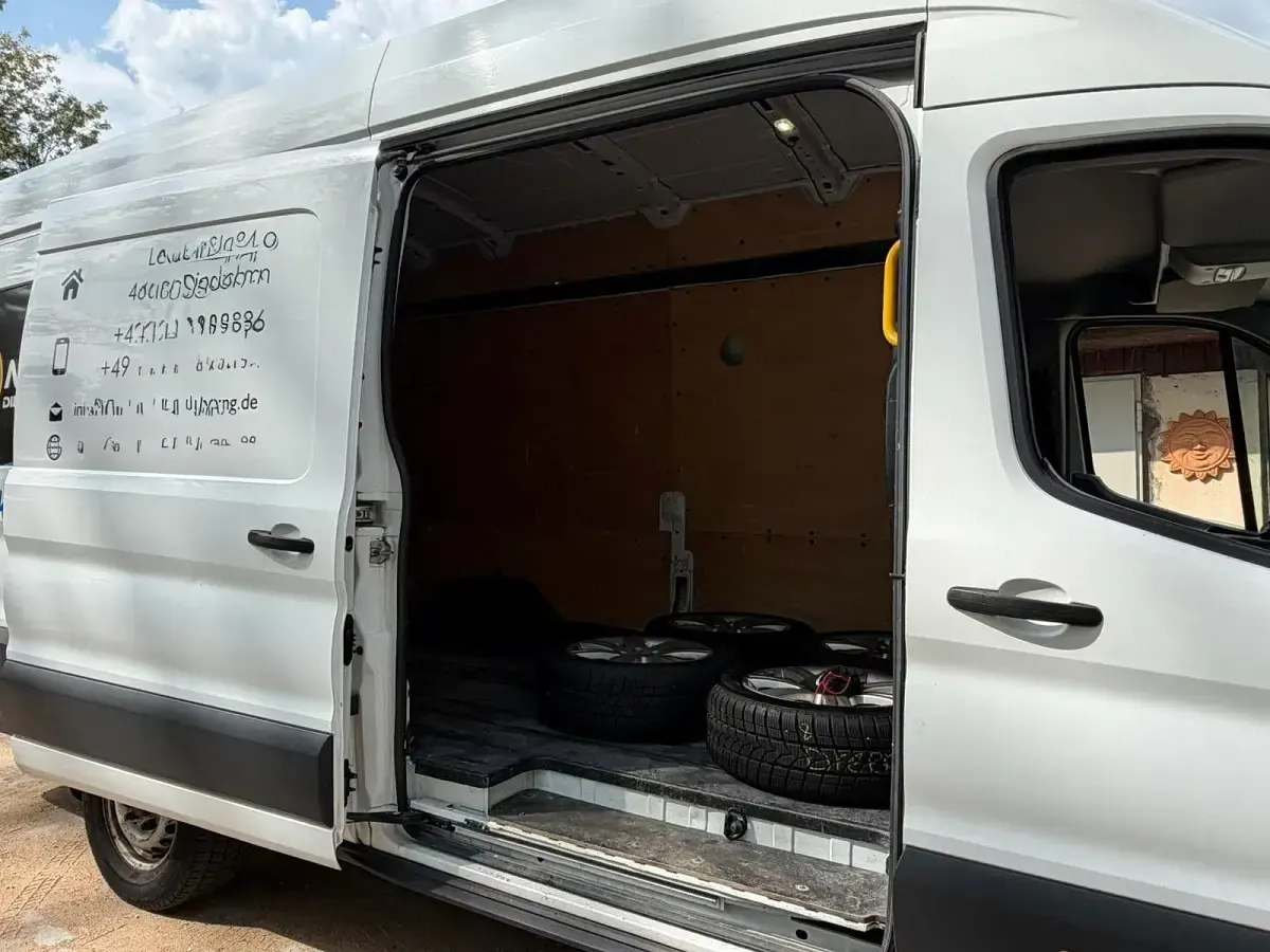 Gebraucht Ford Transit Trend 131 PS (96 kW) 2016 Weiß Van / Kleinbus