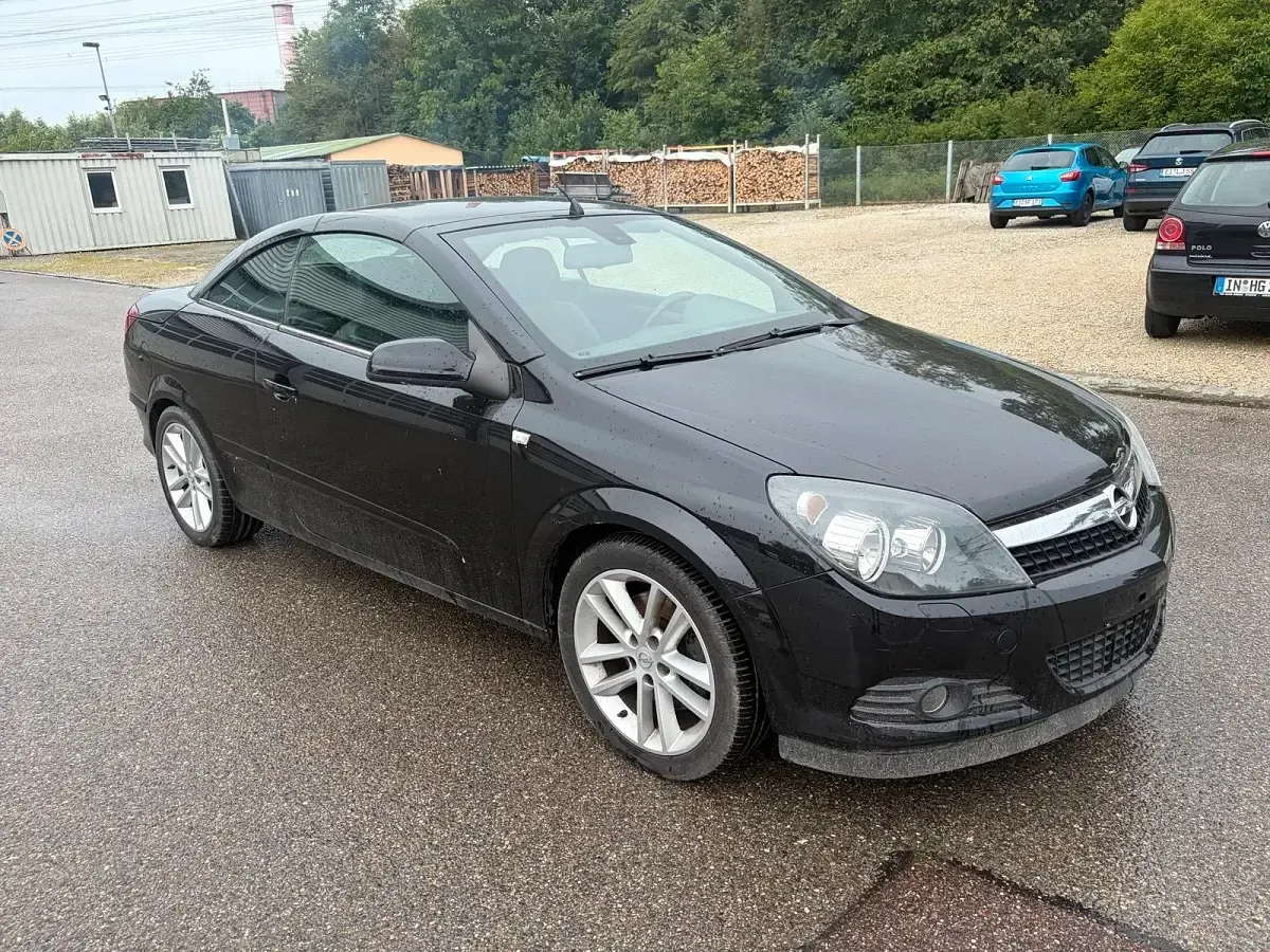 Gebraucht Opel Astra 150 PS (110 kW) 2006 Schwarz Cabrio