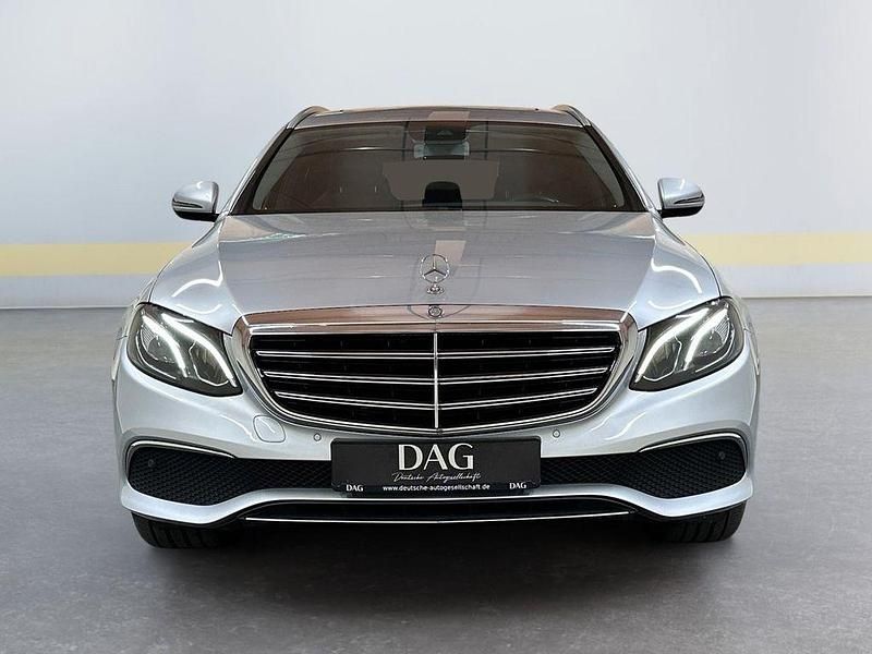 Gebraucht Mercedes E220 194 PS (142 kW) 2017 Silber Kombi