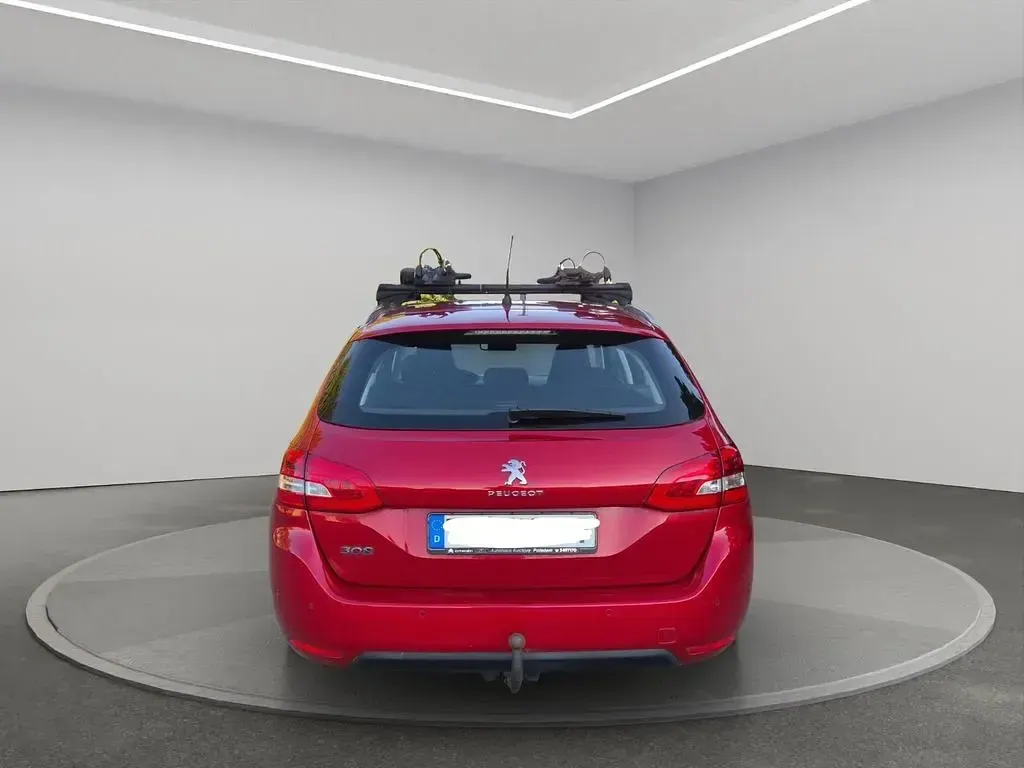 Gebraucht Peugeot 308 SW Allure 131 PS (96 kW) 2019 Rot Kombi