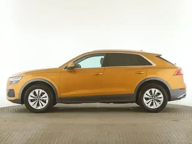Gebraucht Audi Q8 Ambiente 286 PS (210 kW) 2023 Drachenorange metallic SUV