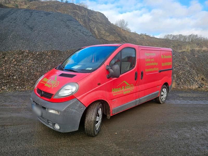 Gebraucht Opel Vivaro 101 PS (74 kW) 2004 Rot Van / Kleinbus