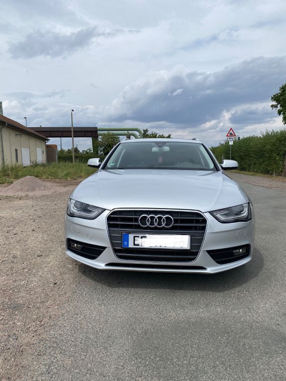 Silber Gebraucht 2014 Audi A4 Attraction Kombi | 12.500 € (Superpreis) - Bild 1/4
