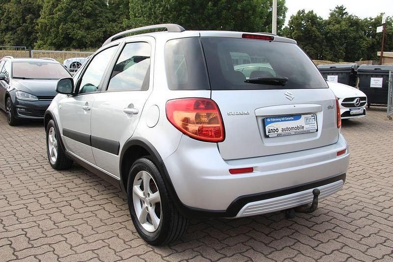 Gebraucht Suzuki SX4 Comfort 107 PS (78 kW) 2009 Silber SUV