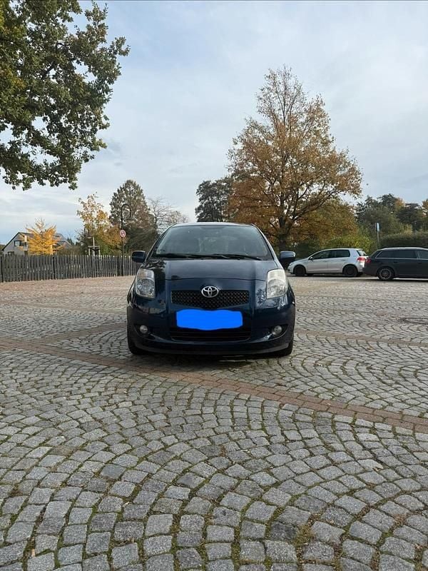 Blau Gebraucht 2008 Toyota Yaris Kleinwagen | 2.950 € (Guter Preis) - Bild 1/4