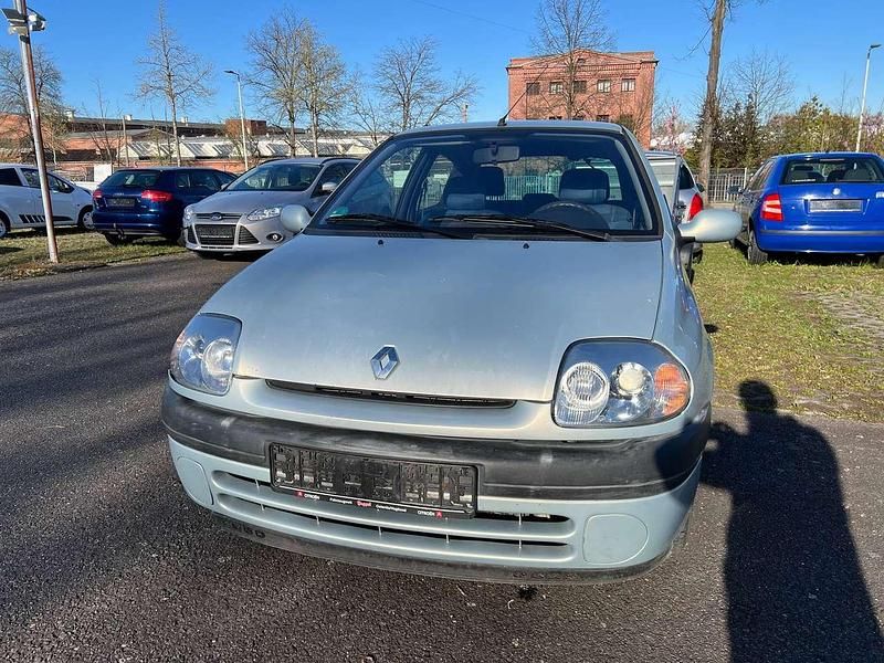 Gebraucht Renault Clio II 58 PS (42 kW) 2000 Grau Kleinwagen