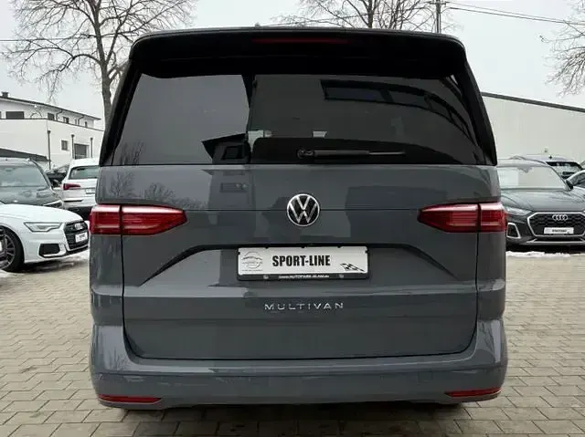 Usata VW Multivan 150 CV (110 kW) 2024 Andere Monovolume
