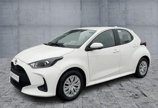 Neu Toyota Yaris Hybrid Comfort 116 PS (85 kW) 2025 Weiß Kleinwagen