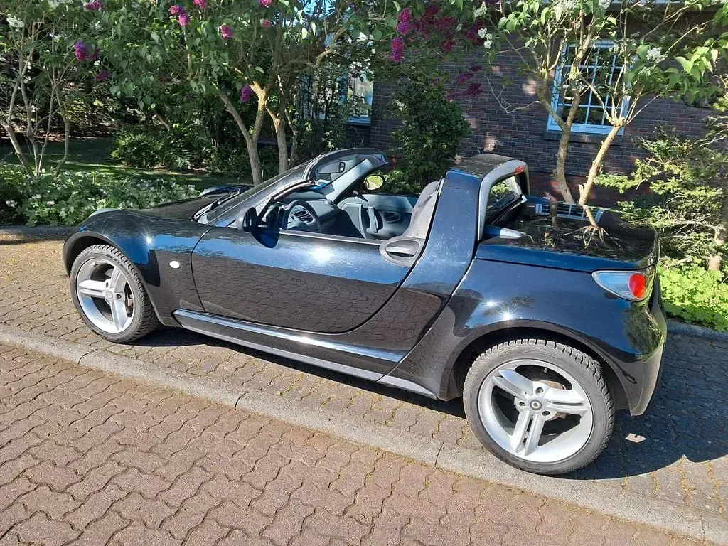 Używany Smart Roadster 61 KM (44 kW) 2004 Czarny Kabriolet