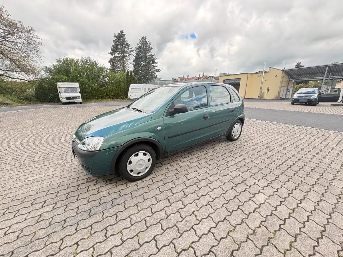 Używany Opel Corsa 58 KM (42 kW) 2002 Zielony Hatchback
