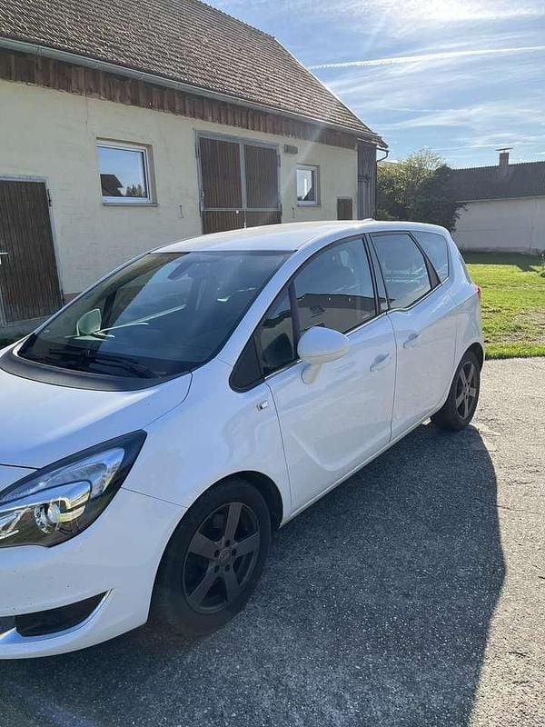Weiß Gebraucht 2015 Opel Meriva Innovation Van / Kleinbus | 5.000 € (Guter Preis) - Bild 1/4