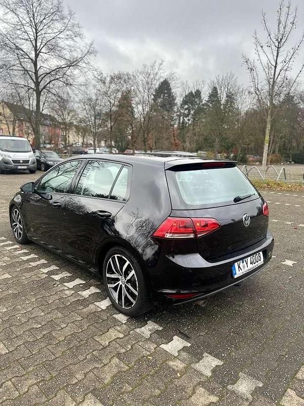 Gebraucht VW Golf VII Trendline 105 PS (77 kW) 2013 Schwarz Limousine