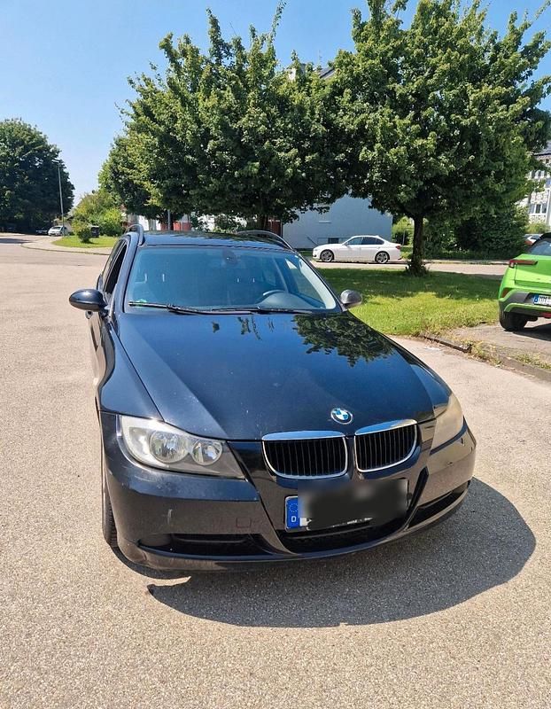 Schwarz Gebraucht 2006 BMW 320 Kombi | 1.700 € (Superpreis) - Bild 1/4