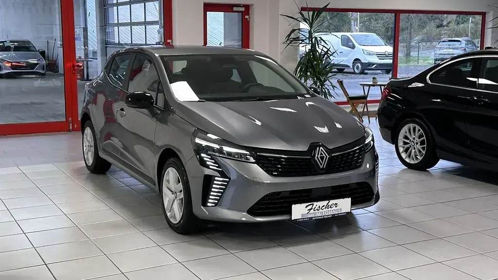 Uusi Renault Clio V Evolution 91 HP (66 kW) 2025 Harmaa Sedan