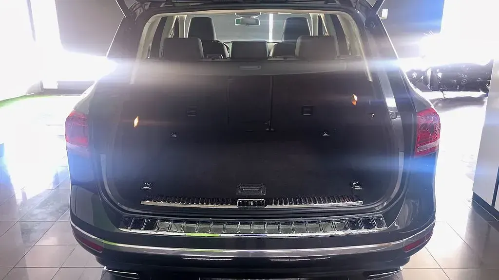 Gebraucht VW Touareg 262 PS (192 kW) 2016 Grau SUV