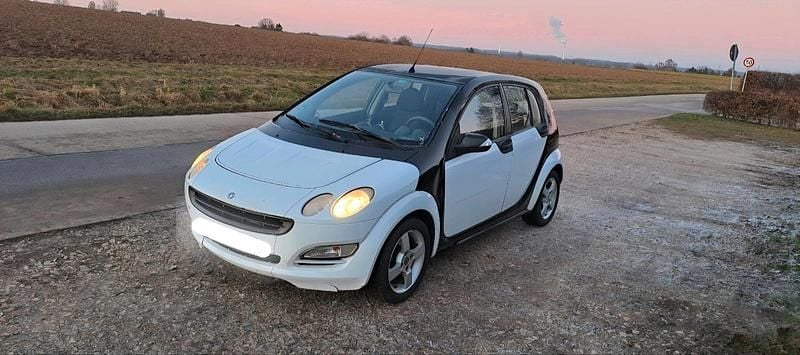 Usata Smart ForFour 75 CV (55 kW) 2006 Bianco Utilitaria