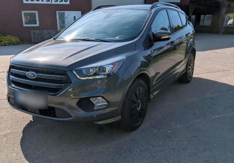 Grau Gebraucht 2018 Ford Kuga ST-Line SUV | 17.000 € (Fairer Preis) - Bild 1/4