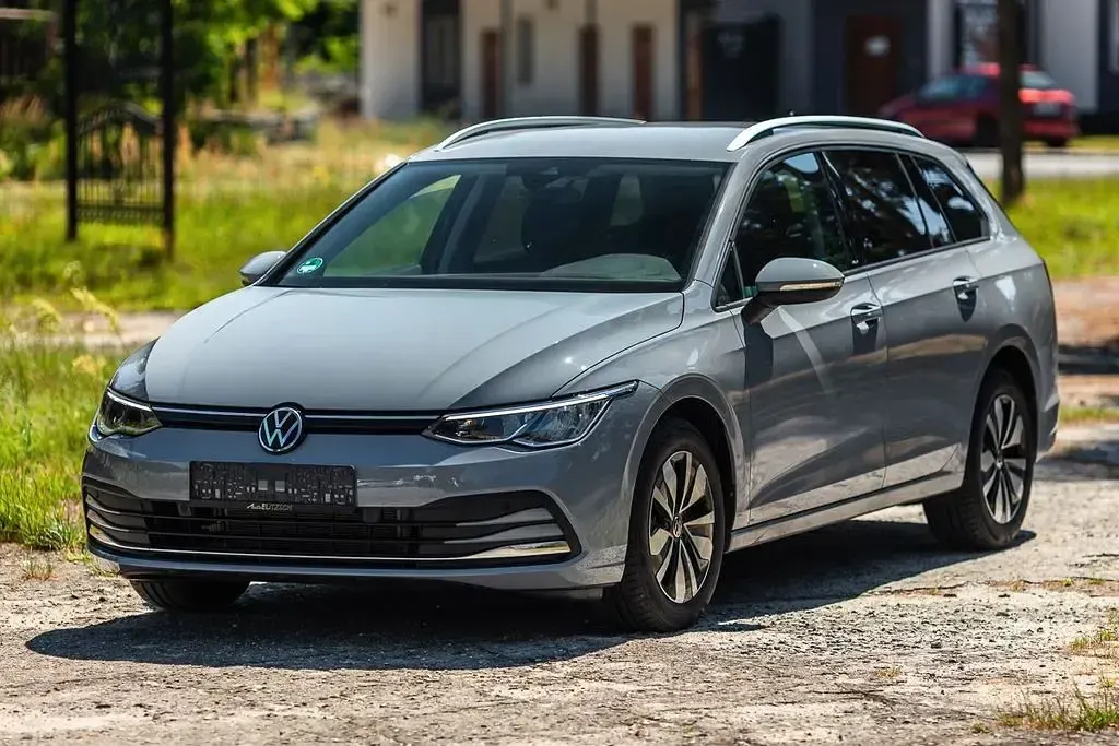 Gebraucht VW Golf VIII Move 110 PS (80 kW) 2024 Grau Kombi