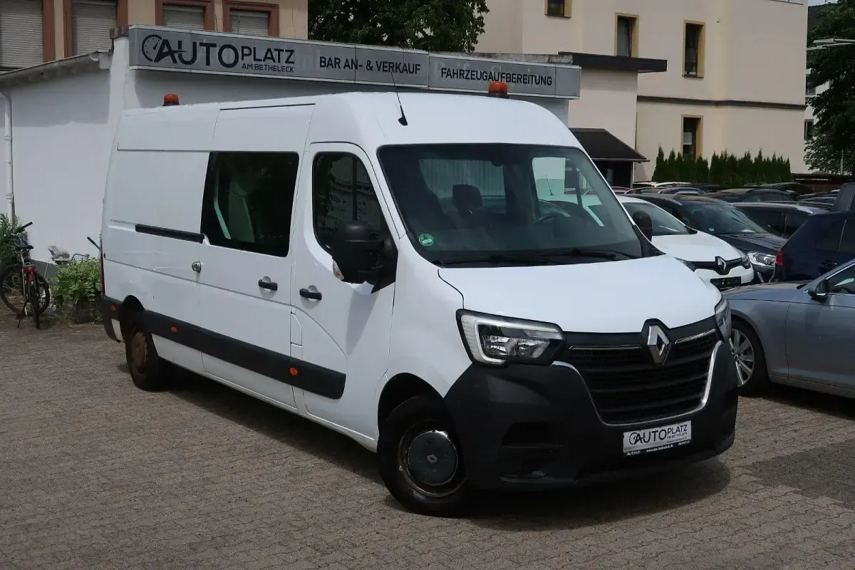 Gebraucht Renault Master 150 PS (110 kW) 2020 Weiß Van / Kleinbus