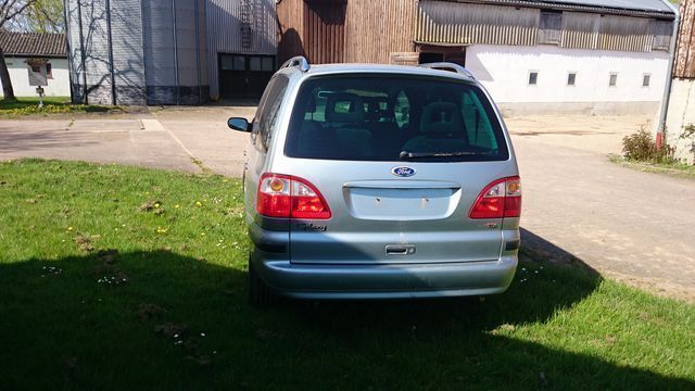 Gebraucht Ford Galaxy Ghia 156 PS (114 kW) 2005 Silber metallic Van / Kleinbus