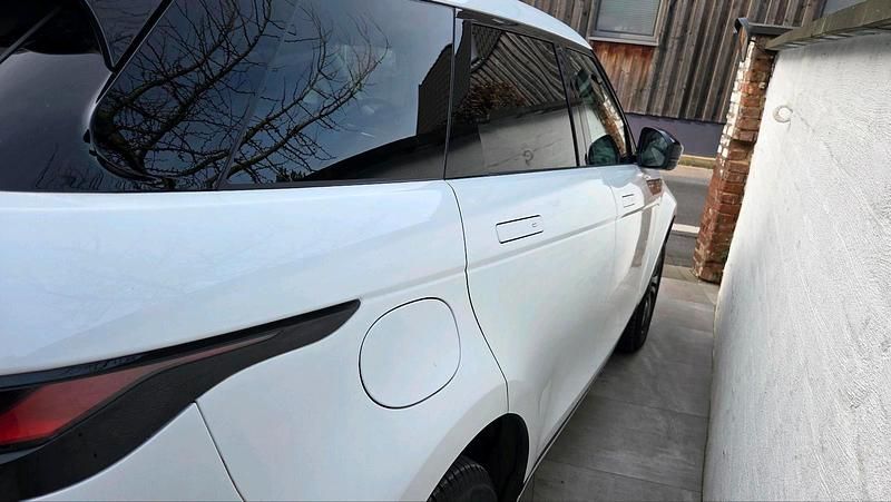 Weiß Gebraucht 2021 Land Rover Range Rover evoque S SUV | 30.000 € (Fairer Preis) - Bild 1/4