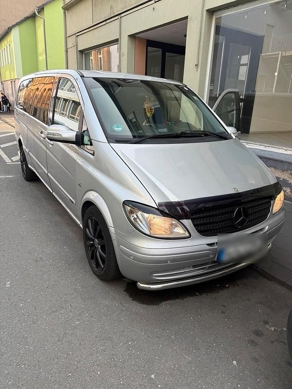 Silber Gebraucht 2004 Mercedes Viano Van / Kleinbus | 5.600 € (Fairer Preis) - Bild 1/4