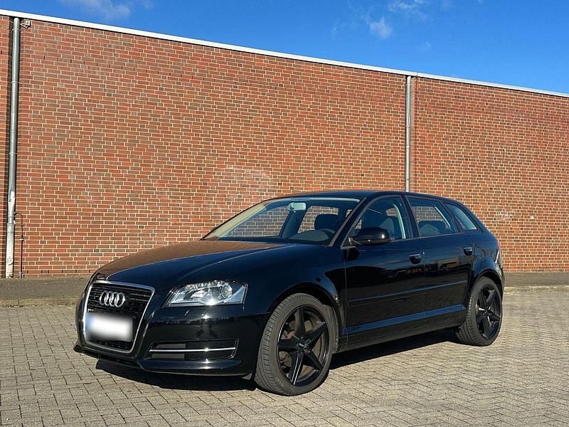 Gebraucht Audi A3 Attraction 140 PS (102 kW) 2011 Schwarz Kleinwagen