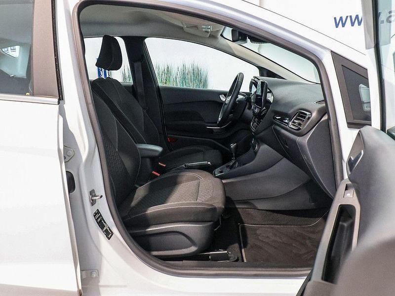 Gebraucht Ford Fiesta Titanium 101 PS (74 kW) 2022 Weiß Kleinwagen