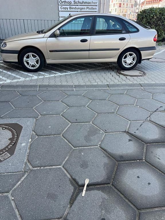 Gebraucht Renault Laguna 107 PS (78 kW) 1998 Beige Limousine